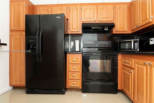 APT-23C - 5140 Sw 40 Th Ave, Condo with 2 bedrooms, 2 bathrooms and null parking in Fort Lauderdale FL | Image 4