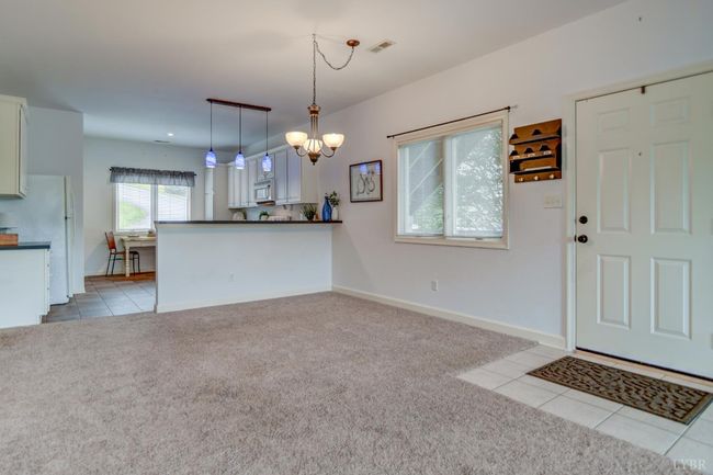 UNIT-5 - 1103 Mariners Way, Condo with 2 bedrooms, 2 bathrooms and null parking in Huddleston VA | Image 6