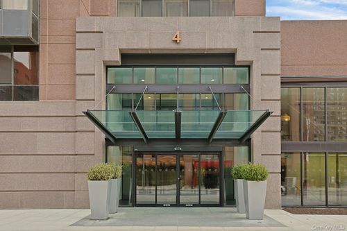 421-4 Martine, White Plains, NY, 10606 | Card Image