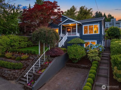 3833 24th Avenue W, Seattle, WA, 98199 | Card Image