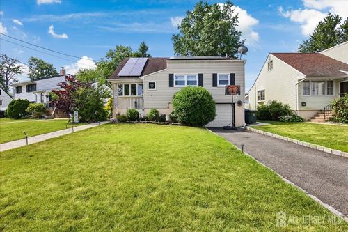 42 Mildred Ln, Fords, NJ, 08863-1308 | Card Image