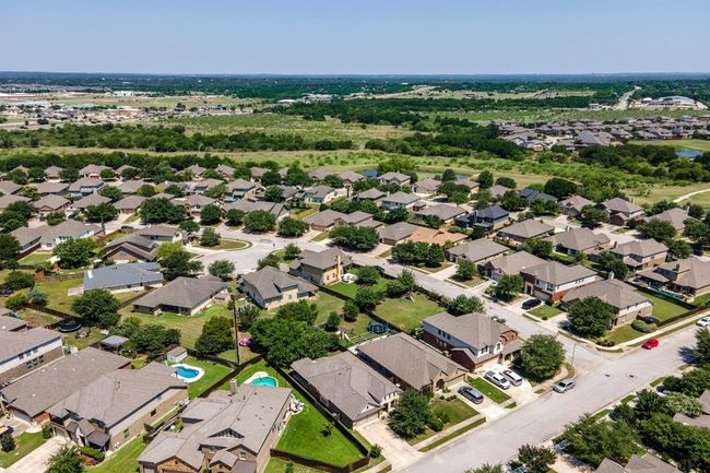 327 Saffron Spgs, House other with 3 bedrooms, 2 bathrooms and 4 parking in Buda TX | Image 37