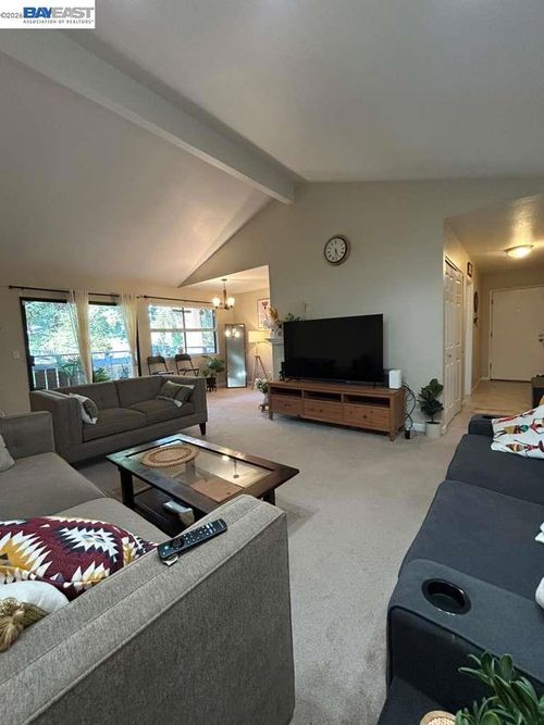 4071 Murray Cmn, Fremont, CA, 94538-2133 | Card Image