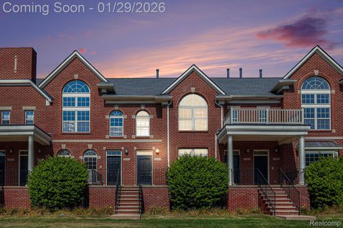 3253 Newbury Pl, Troy, MI, 48084-7044 | Card Image