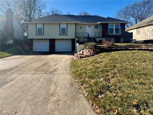 1015 Se 6th St, Lee's Summit, MO, 64063-4417 | Card Image