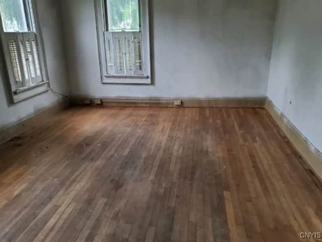 211 Vienna St, House other with 3 bedrooms, 2 bathrooms and null parking in Newark NY | Image 4