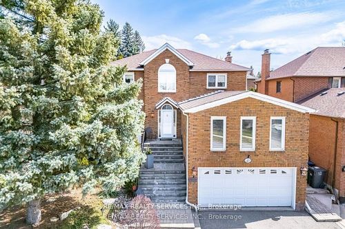 41 Christie Dr, Brampton, ON, L6Z3J6 | Card Image