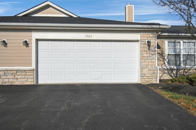 7963 Ravine Run Ln, Condo with 3 bedrooms, 3 bathrooms and null parking in Columbus OH | Image 26