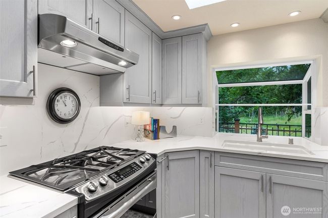 1124 Canning Ct Sw, House other with 3 bedrooms, 3 bathrooms and 2 parking in Olympia WA | Image 9