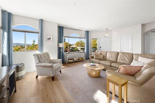 4584 Spanish Oaks Dr, San Luis Obispo, CA, 93401-7846 | Card Image