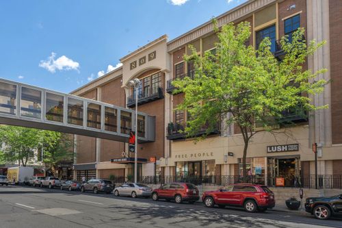 809 W Main Ave, Spokane, WA, 99201-5009 | Card Image
