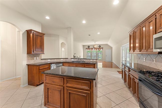 27603 Molly Hills Ct, House other with 4 bedrooms, 2 bathrooms and 2 parking in Spring TX | Image 15