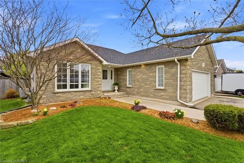 33 Margaret Drive, St George, ON, N0E1N0 | Card Image