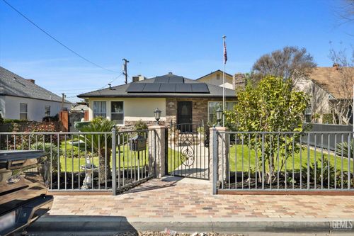 2625 Bay St, Bakersfield, CA, 93301-1804 | Card Image