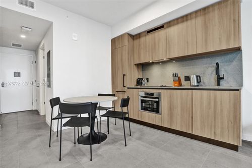 2411-501 Ne 1st, Miami, FL, 33132 | Card Image