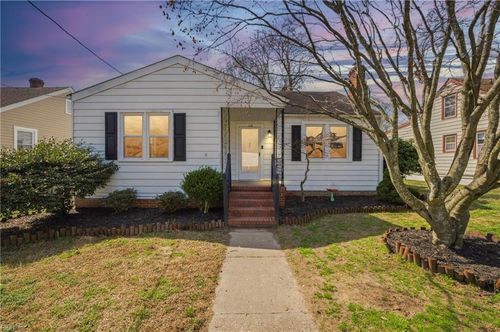 118 Primrose Ave, Hampton, VA, 23663-1517 | Card Image
