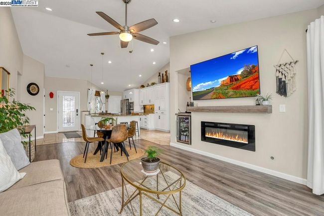 1864 Dune Point Way, House other with 3 bedrooms, 2 bathrooms and 2 parking in Discovery Bay CA | Image 9