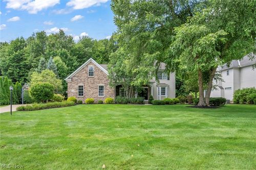 10928 Stonewycke Dr, Concord Twp, OH, 44077-5944 | Card Image