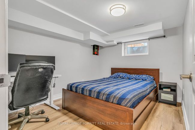 14 Albion Cres, House attached with 5 bedrooms, 3 bathrooms and 4 parking in Brampton ON | Image 31