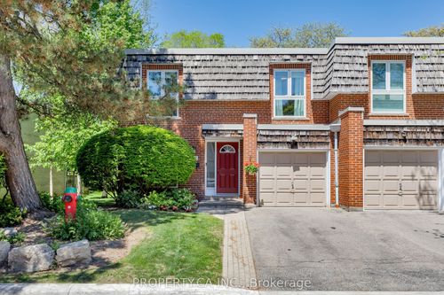 32 Crimson Millway N/A, North York, ON, M2L1T6 | Card Image