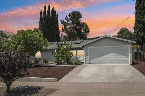 9466 Galston Dr, Santee, CA, 92071-1324 | Card Image