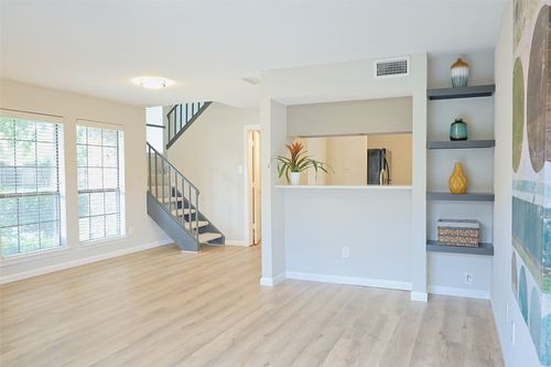 apt-22f-5757 E University Blvd, Dallas, TX, 75206-4241 | Card Image