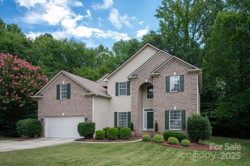2524 Macie Glen Ct, Matthews, NC, 28105-1271 | Card Image