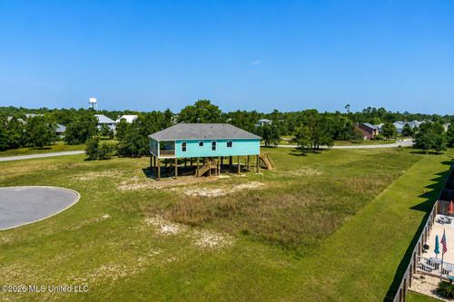 2 Sea View Cir, Long Beach, MS, 39560-5814 | Card Image