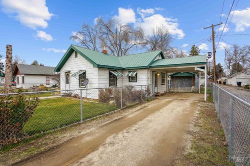 714 4th Ave E, Gooding, ID, 83330-1455 | Card Image