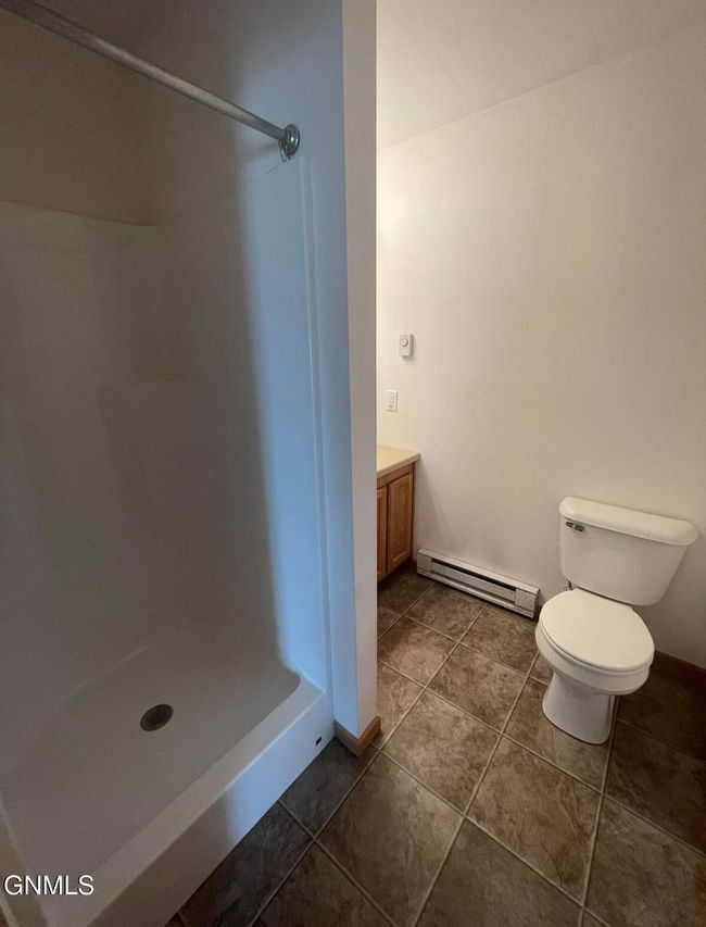 202206 10 Th Ave Se, Home with 24 bedrooms, 16 bathrooms and null parking in Crosby ND | Image 21