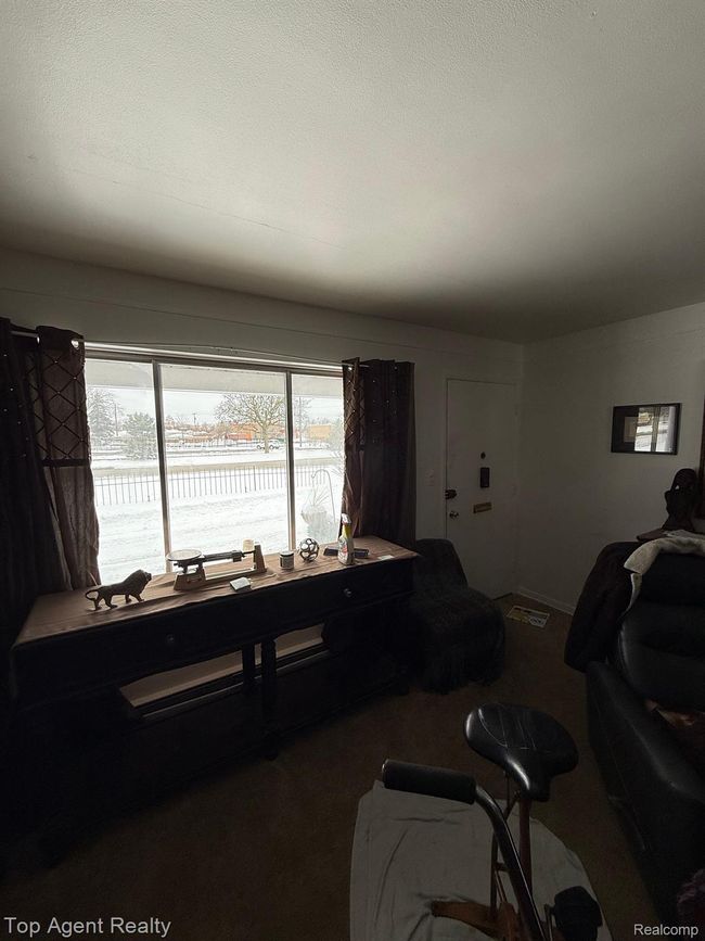 APT-6 - 22444 Kelly Rd, Home with 1 bedrooms, 1 bathrooms and null parking in Eastpointe MI | Image 4