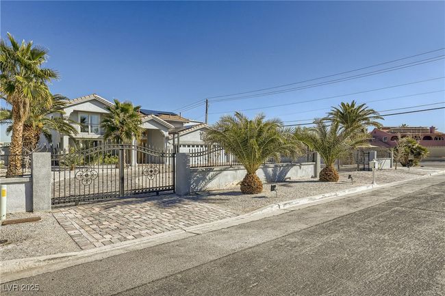 2890 Belcastro St, House other with 4 bedrooms, 5 bathrooms and null parking in Las Vegas NV | Image 37