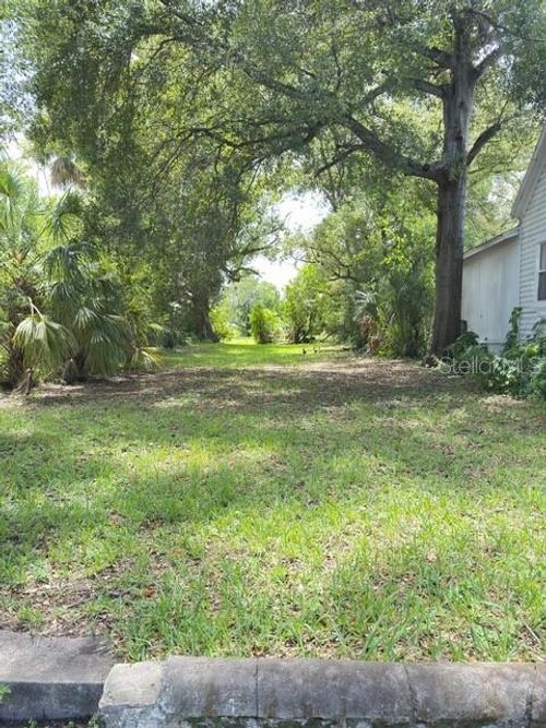 2015 E Columbus Dr, Tampa, FL, 33605-2723 | Card Image