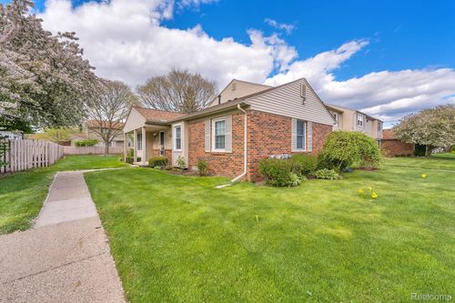 24228 Bashian Dr, Novi, MI, 48375-2920 | Card Image