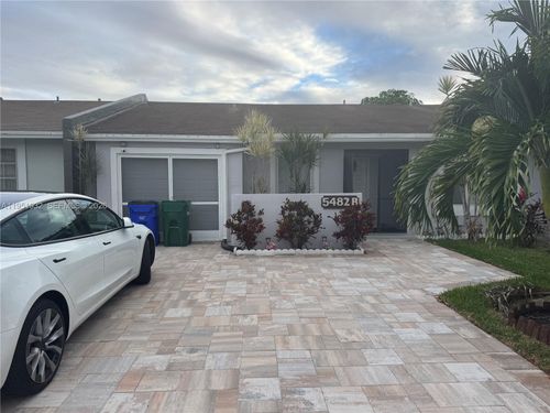 unit-b-5482 Lakewood Cir S, Margate, FL, 33063-5273 | Card Image