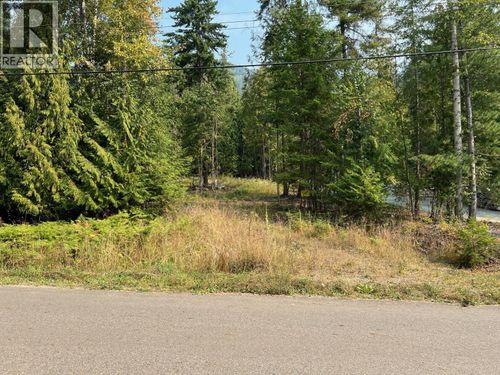 7283 Estate Pl, Anglemont, BC, V0E1M8 | Card Image