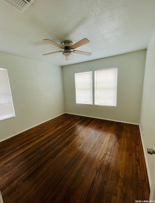 2455 Cincinnati Ave, San Antonio, TX, 78228-5402 | Card Image