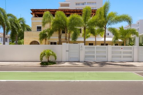 1206 Ave Magdalena, San Juan, PR, 00907-1728 | Card Image