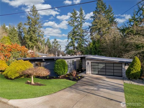 62 165th Ave Se, Bellevue, WA, 98008-4722 | Card Image