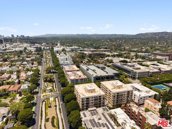 UNIT-406 - 318 N Maple Dr, Condo with 2 bedrooms, 3 bathrooms and 2 parking in Beverly Hills CA | Image 50