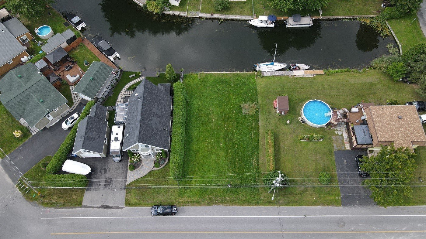 Land in Saint-Zotique 2