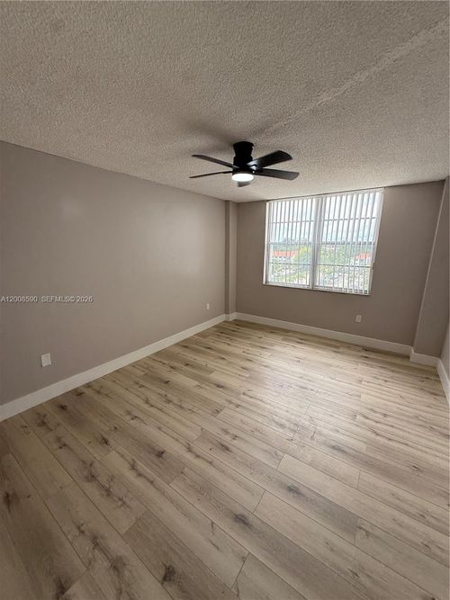 618-15600 Nw 7th Ave, Miami, FL, 33169-6351 | Card Image