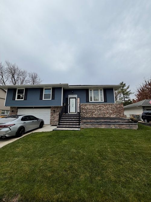 715 Lacy Ave, Streamwood, IL, 60107-3112 | Card Image