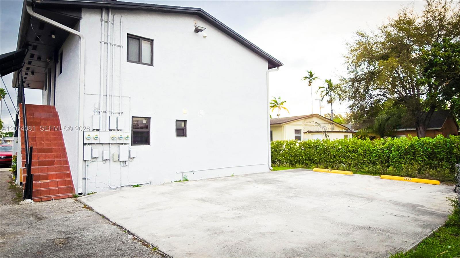 Residential Lease in Hialeah 2