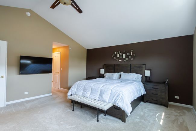 2746 - 2746 Acorn Ct, Condo with 2 bedrooms, 2 bathrooms and 2 parking in West Dundee IL | Image 15