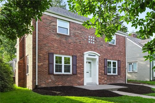 586 Kenilworth Dr, Mt. Lebanon, PA, 15228-2629 | Card Image