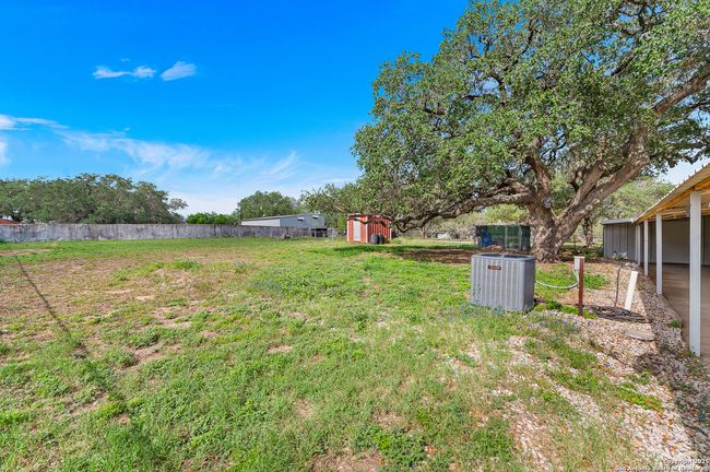 1015 Fm 2200 W, House other with 3 bedrooms, 3 bathrooms and null parking in Devine TX | Image 40