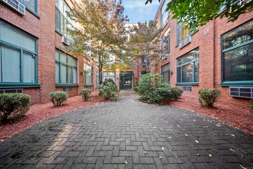 apt-106-390 Charles St, Bridgeport, CT, 06606-5676 | Card Image