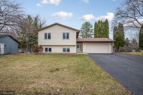15740 Harmony Way, Apple Valley, MN, 55124-4823 | Card Image