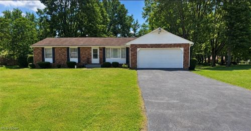 3302 Brenner Rd, Barberton, OH, 44203-6414 | Card Image
